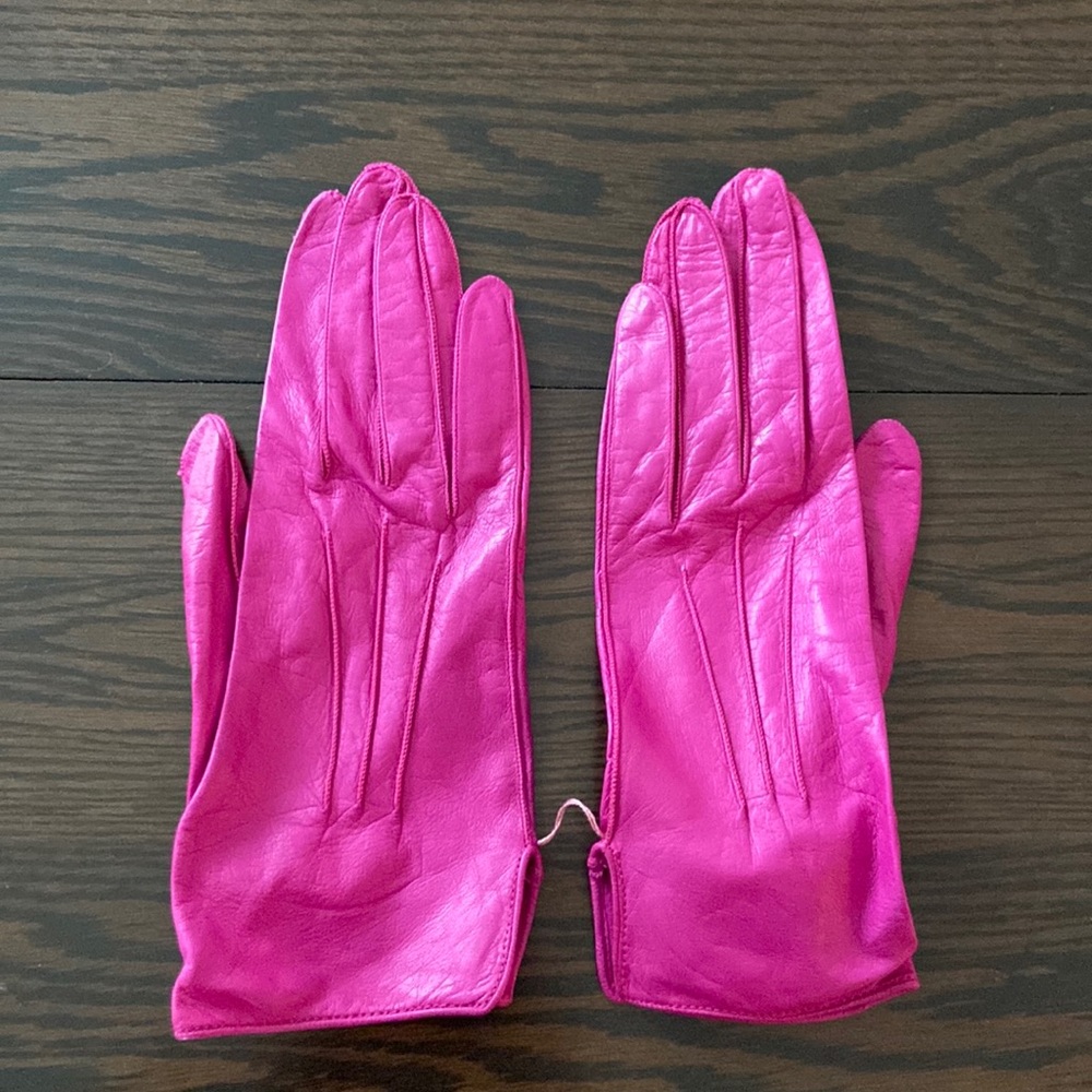 Pink Christian Dior leather gloves